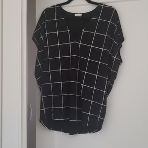 Vince black and white shirt